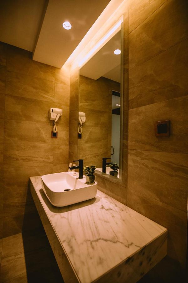 The Maximilian Hotel 카우아얀 외부 사진